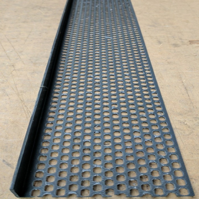 Wemico 30mm x 70mm x 2.5m Black PVC Ventilation Angle 1 length